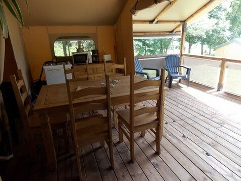 Camping Fougeraie (Nièvre,Morvan) : LOdge Nature et luxe camping fougeraie la nuit