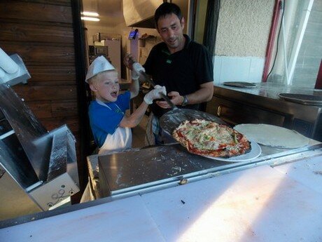 Soirée Pizza au camping fougeraie dans le Morvan