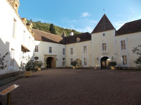 alentours du camping Etang de_la Fougeraie enBourgogne Franche Comté : Château de Bazoches