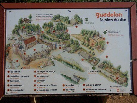 alentours du camping Etang de_la Fougeraie enBourgogne Franche Comté : Château de Guedelon