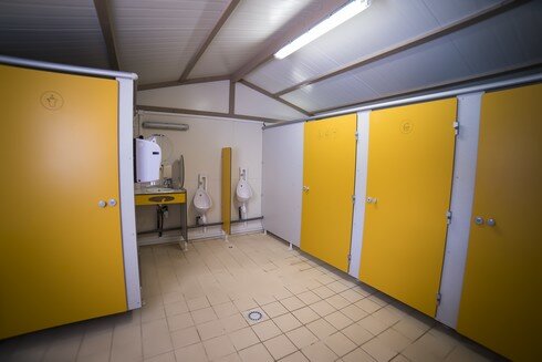 Sanitaires Camping Fougeraie bloc 2 Homme cabine