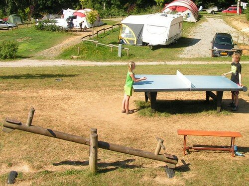 Camping Fougeraie (Nièvre,Morvan) : Ping-pong
