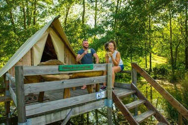 Glamping en France - Hebergement insolite - tente sur pilotis - camping fougeraie MorvanBourgogne Franche Comté Nievre